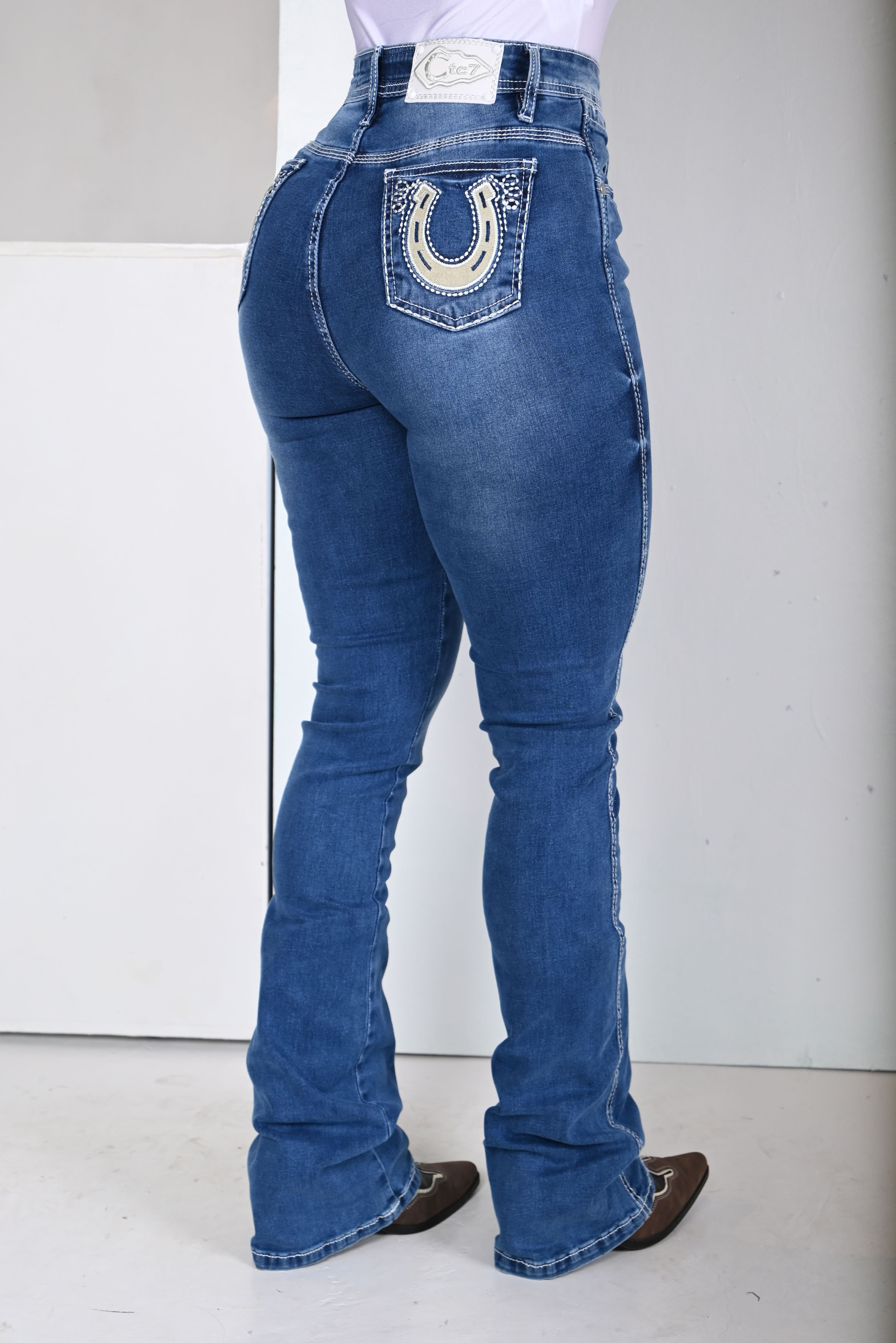 Calça ferradura miniatura 3